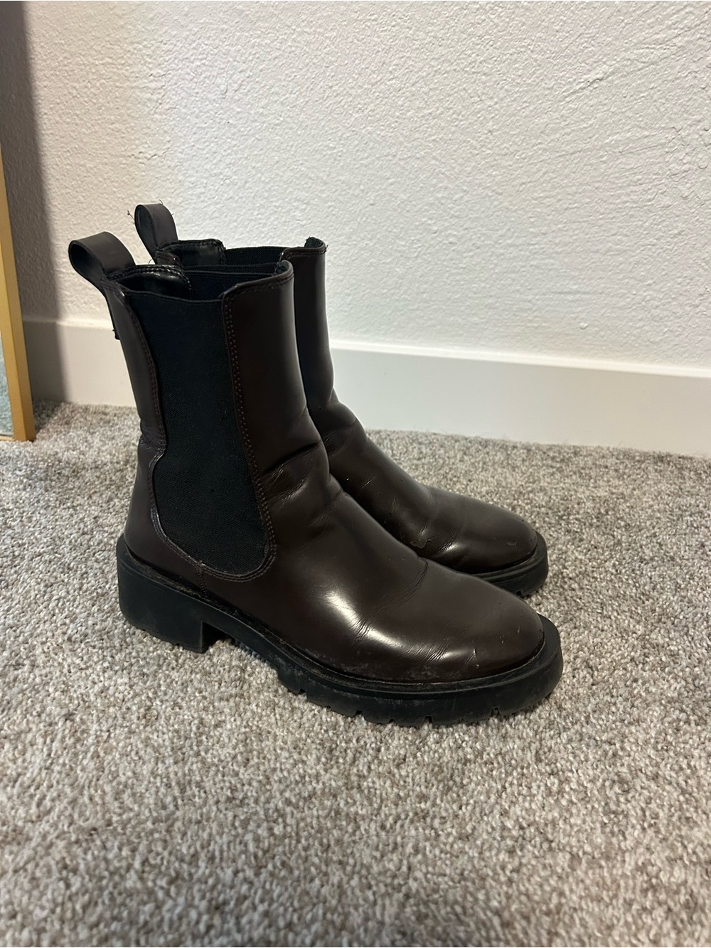 Zara Women’s Dark Brown Chelsea Lug Boots